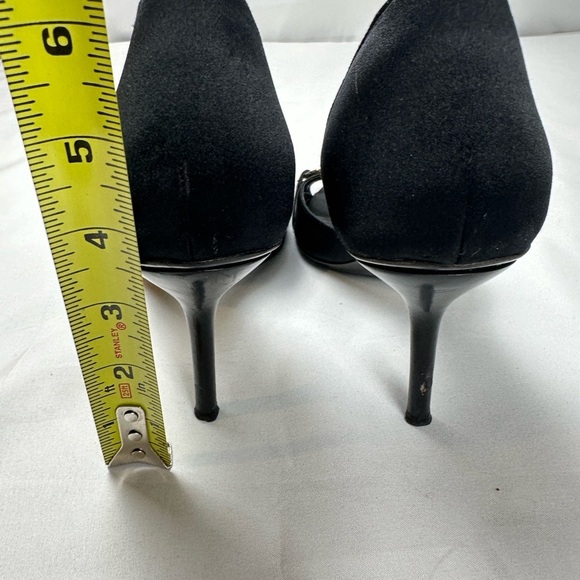 Gucci 🔥🔥 Black Women's Shoes with Gold Accents Size 9 1/2 - Picture 6 of 12